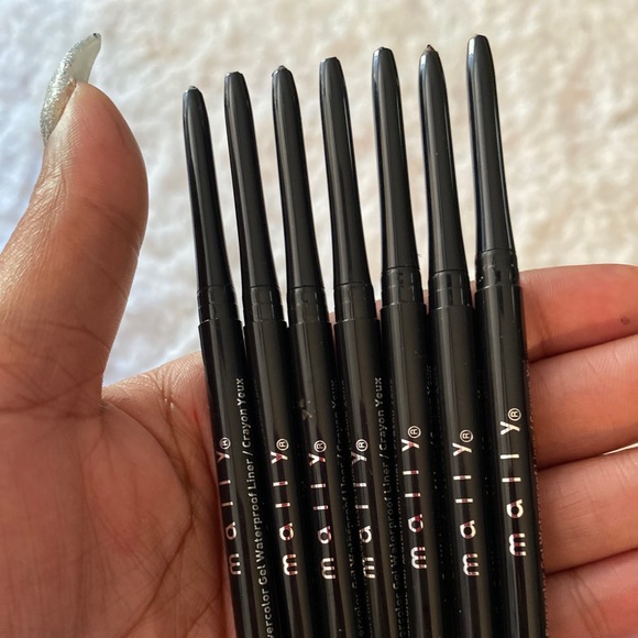 Makeup - Picture 3 of 4